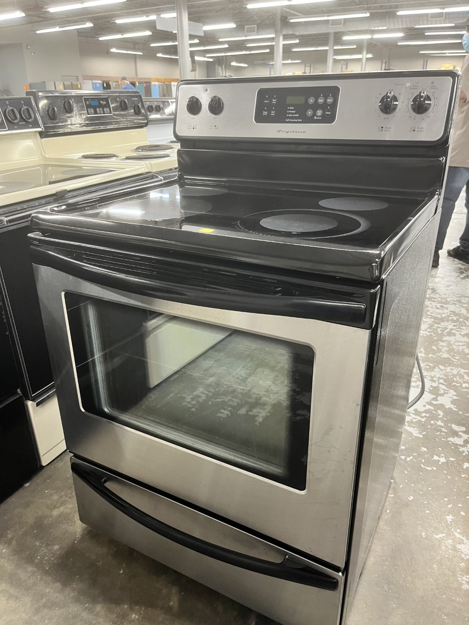 5.3 CU FT Electric Smooth Surf